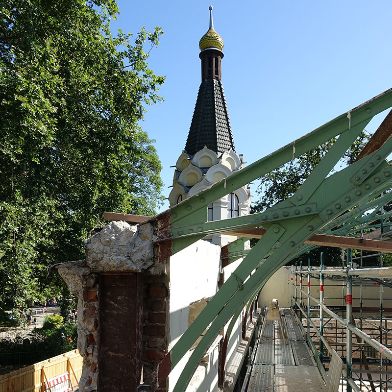 Zu sehen ist ein Stahltragwerk des Tropenhaus Kölner Zoo